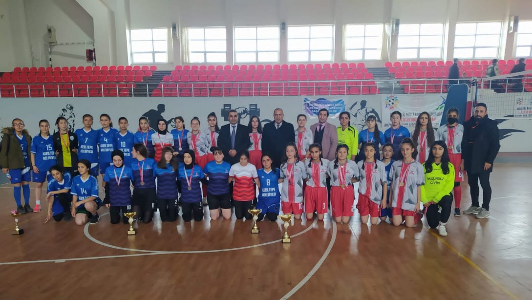 Genç Kızlar Futsal Müsabakaları Şampiyonluk Coşkusu